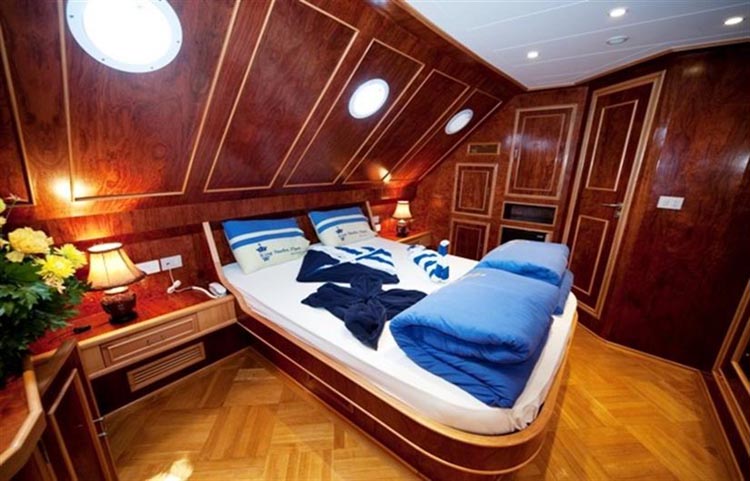 Snefro Target Double Cabin