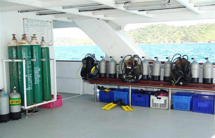 Mermaid I Dive Deck