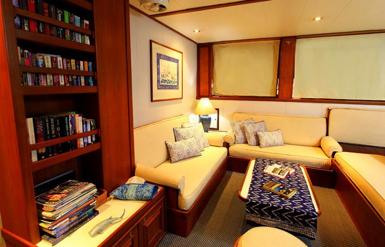Raja Ampat Aggressor Lounge