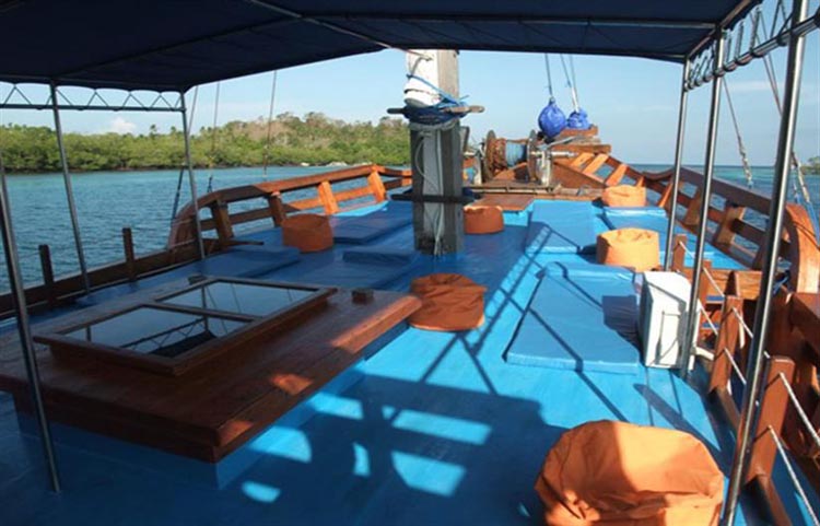 Sunshine Lounge Deck