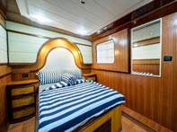 Golden Dolphin II Double Cabin