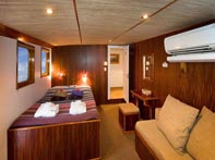 Ocean Hunter III Double Cabin